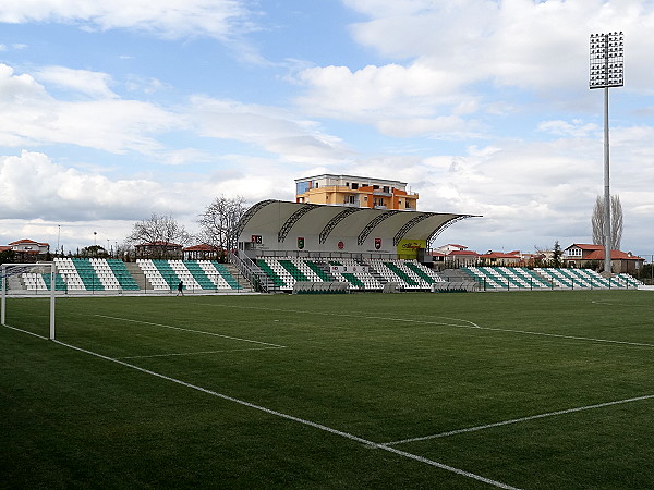 Stadiumi Loni Papuçiu - Fieri