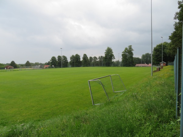 Waldbadstadion Nebenplatz 3 - Uelsen
