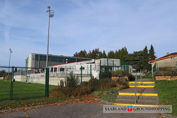 Stade du Loeberg - Etzling