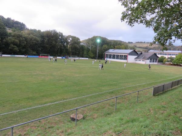 Sportplatz an der Schule - Niederbrombach