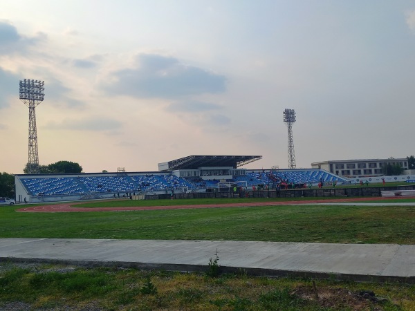 Do'stlik stadioni - Yangibozor