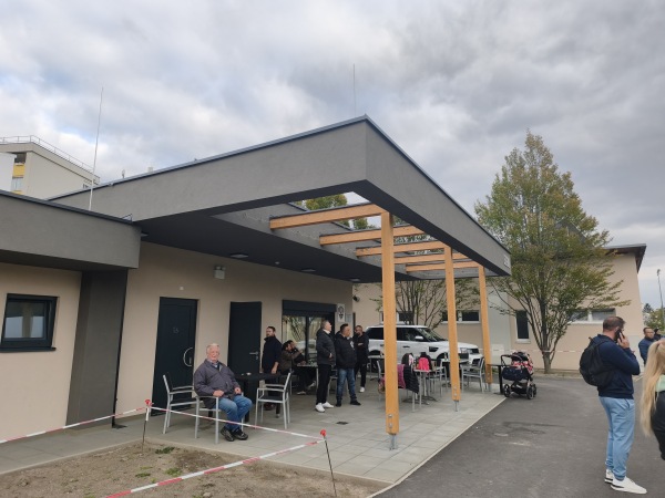 Ostbahn-XI-Platz Nebenplatz 2 - Wien