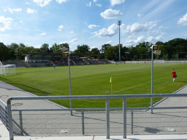 Stadion am Brentanobad - Frankfurt/Main-Rödelheim