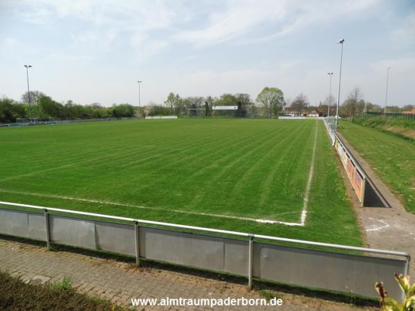 Hederborn-Arena am Hüneknapp - Salzkotten-Upsprunge