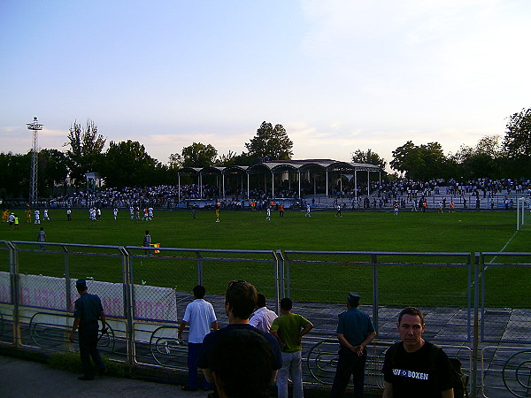 Metallurg stadioni - Olmaliq (Almalyk)