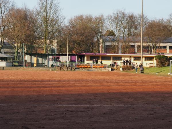 Revierparkstadion am Mattlerbusch - Duisburg-Röttgersbach