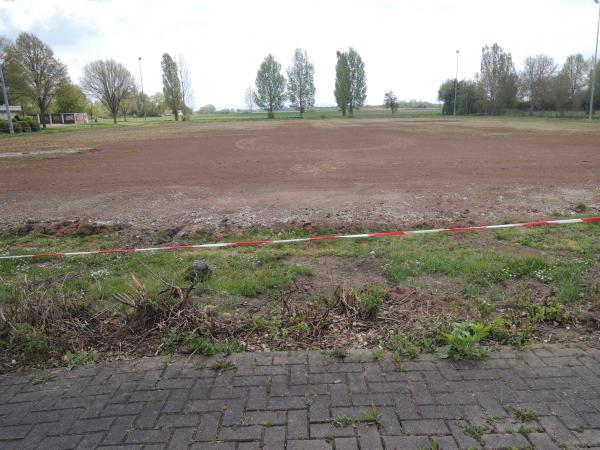 Carl-Bender-Sportanlage Platz 2 - Trebur-Geinsheim