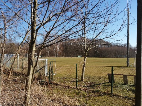 Gminny Obiekt Sportowy obok - Laski