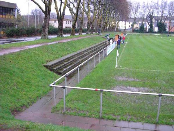 Bezirkssportanlage Düsseldorfer Straße - Duisburg-Wanheimerort