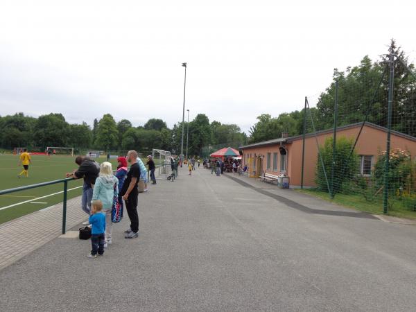 Sportplatz Hebbelstraße - Dresden-Cotta