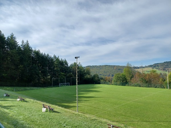 Sportplatz am Waldrand - Löhnberg-Obershausen