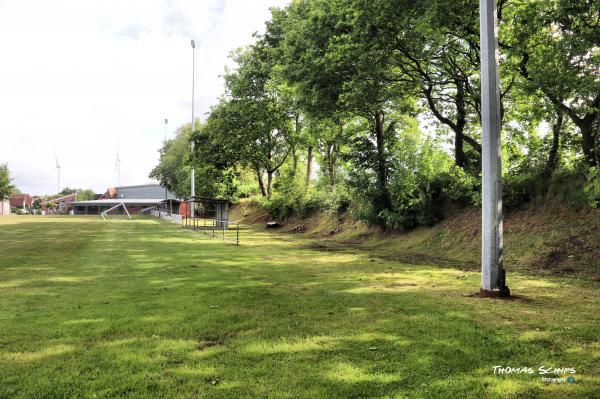 Sportplatz Ost an der Schule - Ochtersum