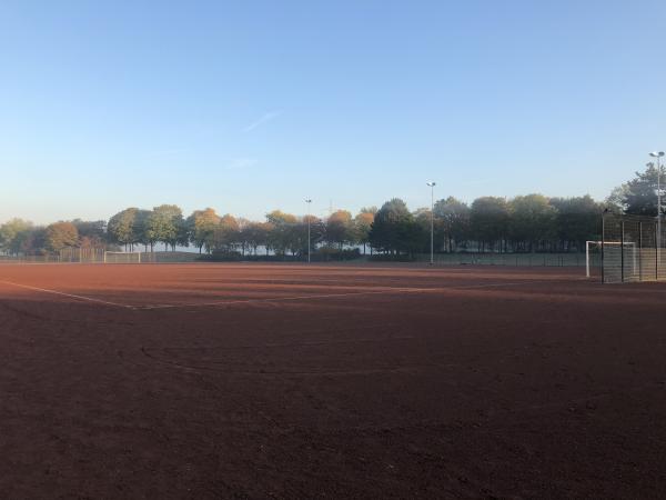 Bezirkssportanlage Chorweiler Platz 3 - Köln-Chorweiler