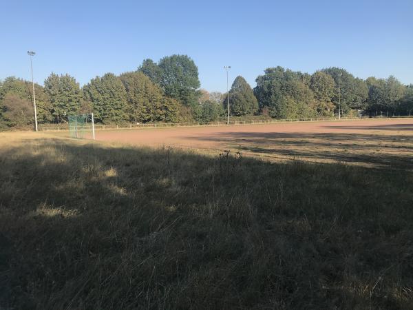 Bezirkssportanlage Kölner Straße Platz an der K-Bahn - Krefeld-Fischeln