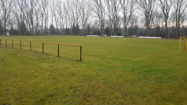 Stadion Am Roten Wehr - Westgreußen