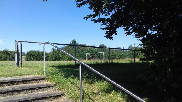 Sportplatz Am Berghofe - Willebadessen-Löwen
