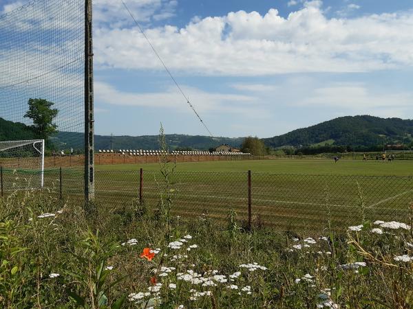 Stadion Gminy Gródek nad Dunajcem w Rożnowie - Rożnów