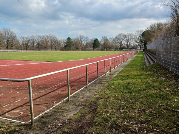 Kopernikus-Gymnasium-Sportplatz - Bargteheide