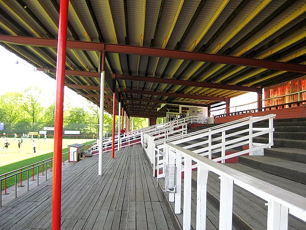 Oststadtstadion der Bezirkssportanlage Bothfeld - Hannover-Bothfeld