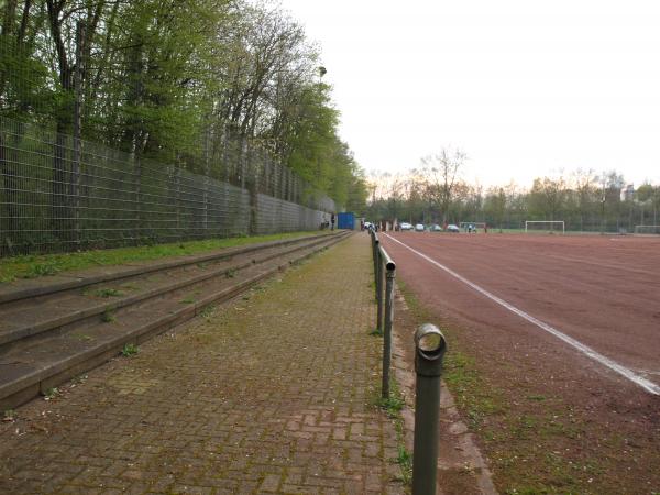 Sportplatz Am Beeckbach - Duisburg-Bruckhausen