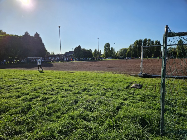 Sportplatz Essenberger Straße - Duisburg-Rheinhausen-Asterlagen