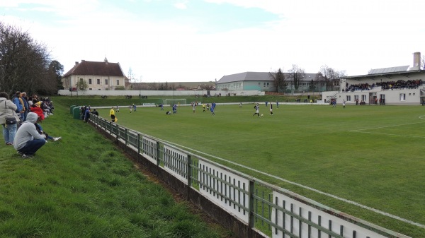 Futbalový štadión Častkovce - Častkovce