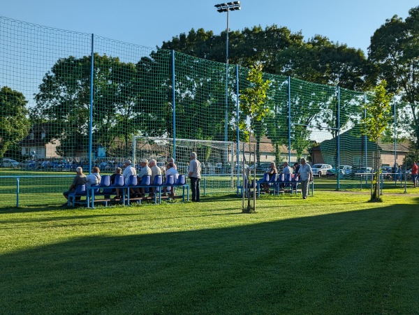 Akasztó sportpálya  - Akasztó