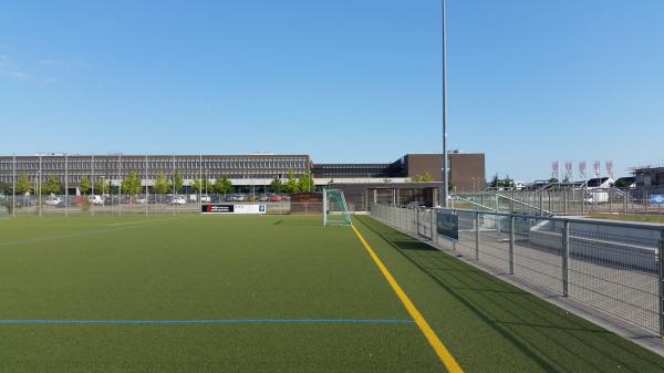 Bezirkssportanlage Sürther Feld Westplatz - Köln-Sürth