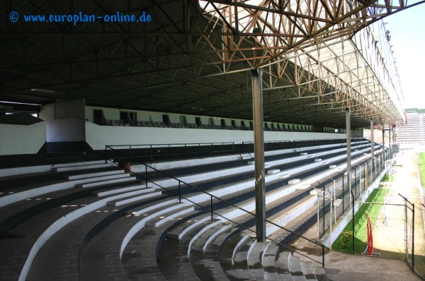 Estádio Abel Alves de Figueiredo - Santo Tirso