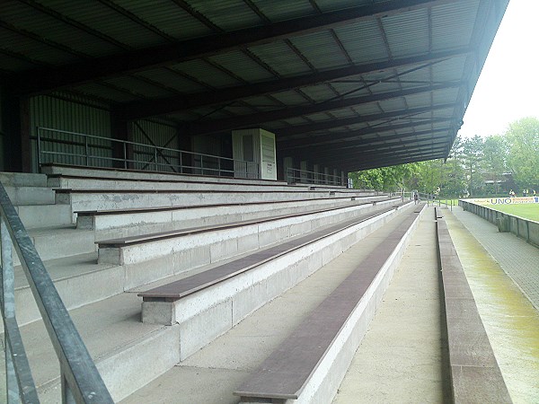 Südstadion im Sportzentrum Am Hegelsberg - Griesheim