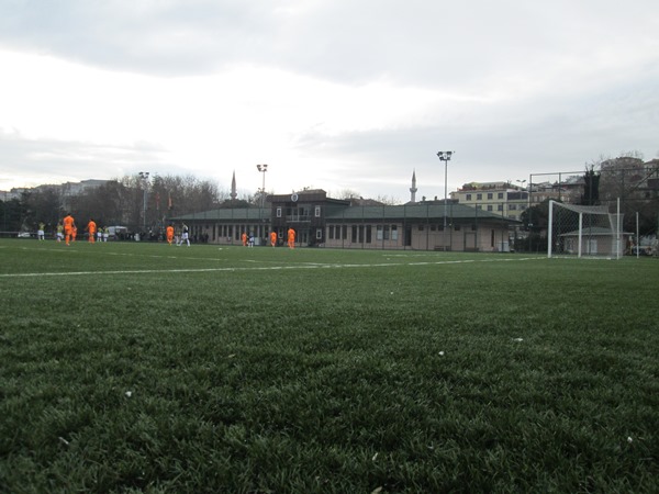 Balat Futbol Sahası - İstanbul