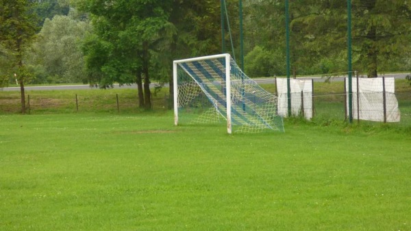 Boisko LKS Szarotka Uherce - Uherce
