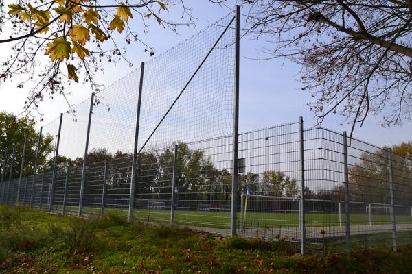 Sportanlage Am Kinderdorf Platz 3 - Halle/Saale-Neustadt