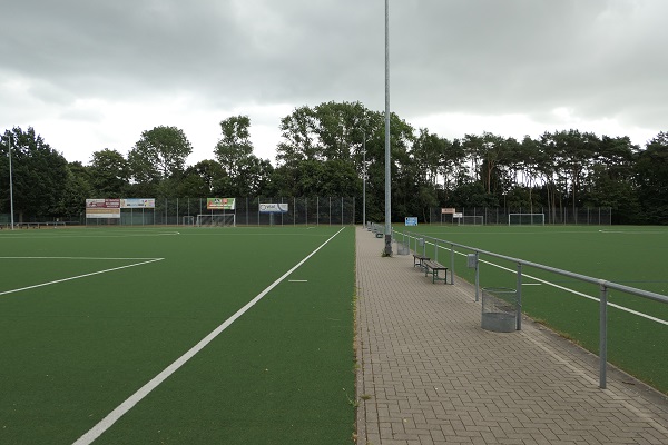 Stadion Sander Tannen Nebenplatz 2 - Hamburg-Bergedorf