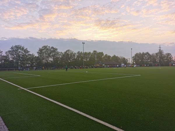 Sportplatz Schönberg - Höhn-Schönberg