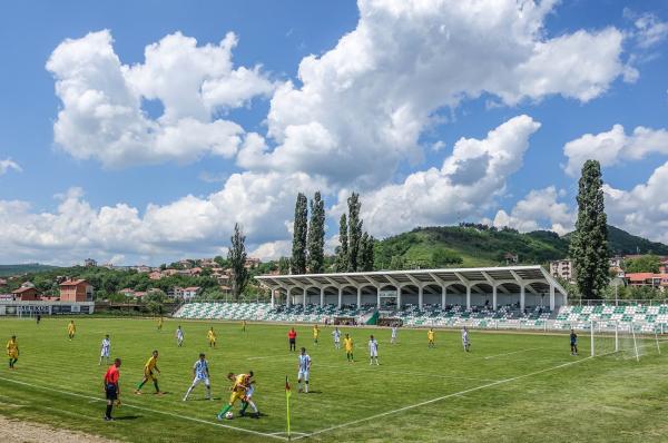 Stadiumi Riza Lushta - Mitrovicë (Kosovska Mitrovica)