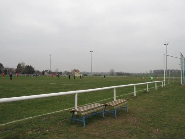 Sportplatz an der B93 - Treben-Serbitz