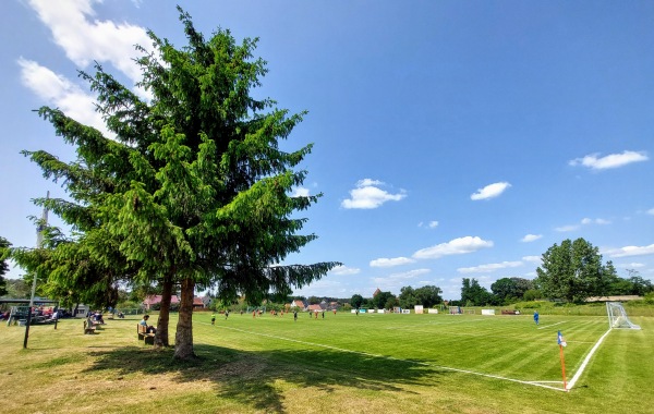 Sportanlage an der Chaussee - Lohmen/Mecklenburg