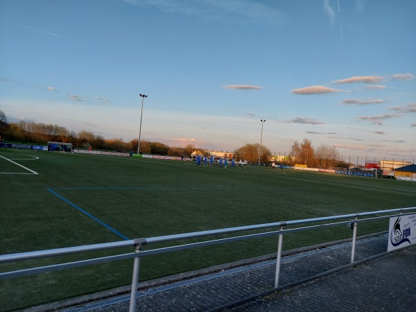 Stadion an der Theodor-Heuss-Schule Nebenplatz - Wirges