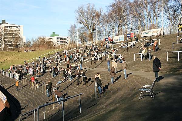 Stufen zur Hälfte weg