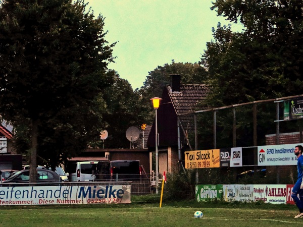Sportplatz Rotdornweg - Delbrück-Sudhagen