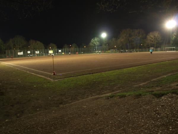 Sportplatz im Gleisdreieck - Bielefeld-Brackwede