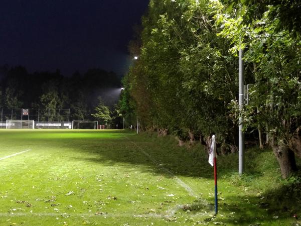 Sportplatz an der alten Schule - Meddewade