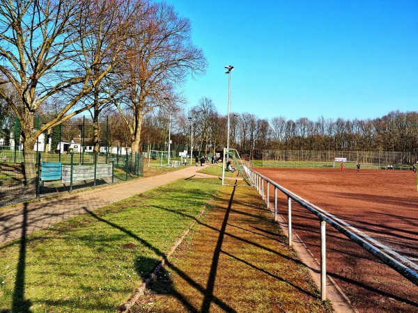 Bezirkssportanlage Im Emscherbruch Platz 2 - Gelsenkirchen-Resse