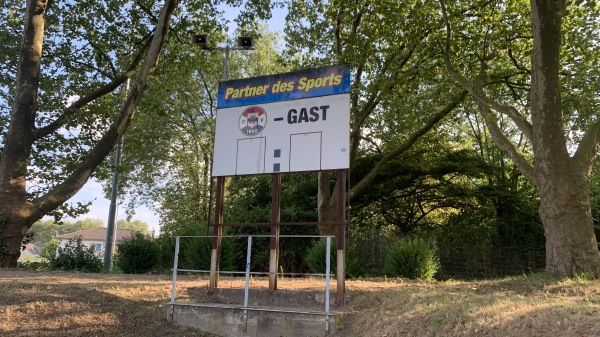 Bezirkssportanlage Düsseldorfer Straße - Duisburg-Wanheimerort