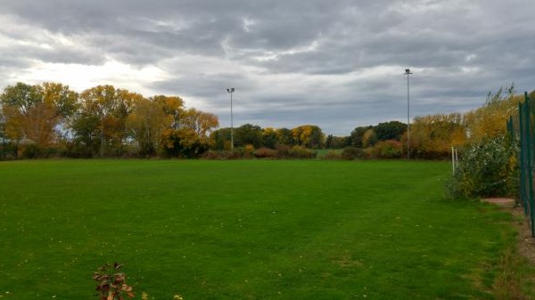 Aue-Stadion B-Platz - Barsinghausen-Groß Munzel