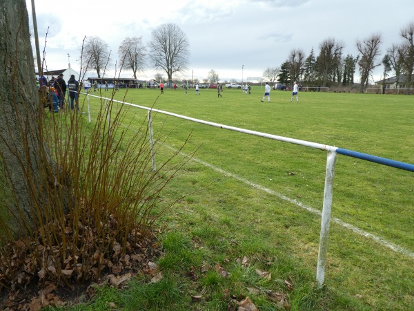 Sportplatz Groß Behnitz - Nauen-Groß Behnitz