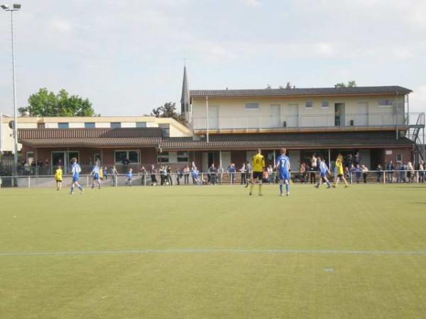 Sportplatz Hessenberg - Borchen-Nordborchen