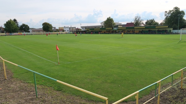 Futbalové ihrisko Topoľníky - Topoľníky