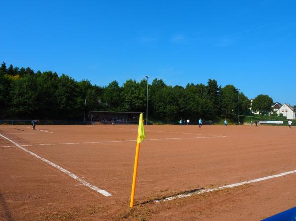 Sportplatz an der Turnhalle - Sundern/Sauerland-Endorf
